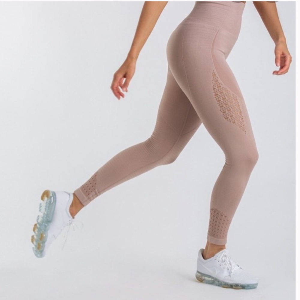 Gymshark energy seamless leggings - taupe size S